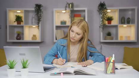 Female-student-of-Distance-Education.